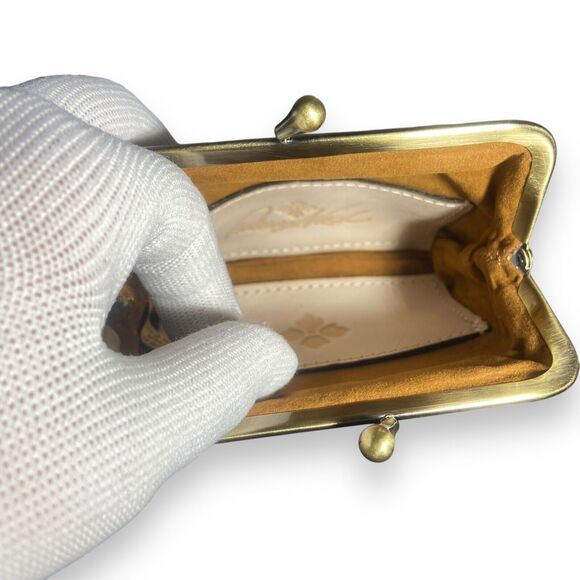 Patricia Nash Borse Beige Embossed Genuine Leather Kiss Lock Coin Wallet Purse - Picture 6 of 9
